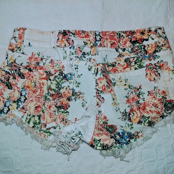 Billabong Light Hearted Cut Off Denim Shorts - Picture 2 of 4